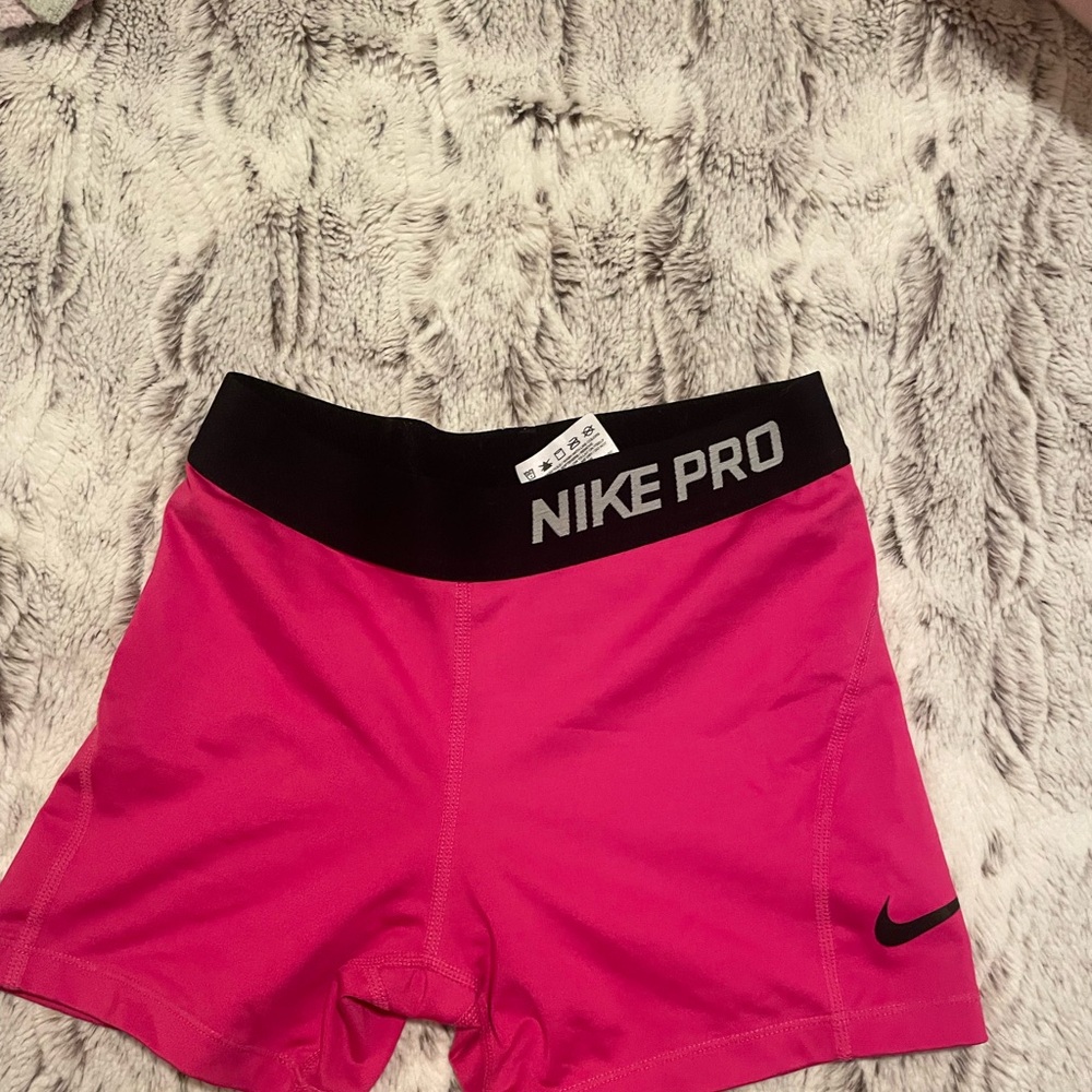 girls pink nike pros